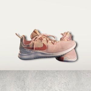 Women’s Nike sneakers